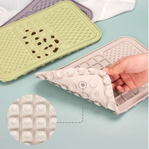 Tapis de léchage pour chien en silicone réutilisable pour l'alimentation lente des animaux de compagnie avec ventouse puissante - Product Image 4