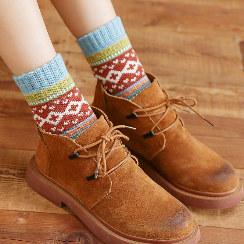 Wholesale Custom Winter Thick Socks Warm Cross Rabbit Vintage Day National Style Socks