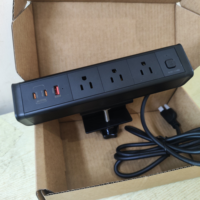 Multiprise de bureau à pince avec 3 prises CA US, station de charge USB et protection contre les surtensions