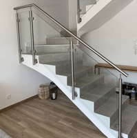 Balustrade en verre de pont de Matt idéale pour les balcons extérieurs de villa Système simple de clôture de balustrade en verre d'acier inoxydable