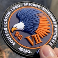 Vente Chaude Écussons Personnalisés Thermocollants en Silicone, Étiquettes en PVC Caoutchouc, Badges Brodés Chenille pour Vêtements Chapeaux Disponibles en Gros