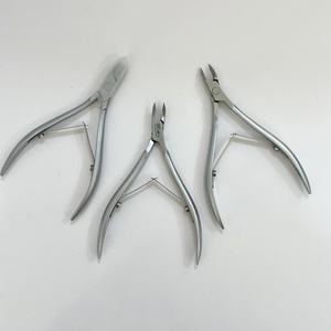 D07JAW14 Pince à cuticules en acier inoxydable de qualité supérieure, très tranchante, pour professionnels, personnalisable - Product Image 4