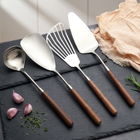 Peralatan Dapur 9 Buah Gagang Kayu Walnut Retro Set Pisau Kue Spatula Baja Tahan Karat Grosir Pabrik