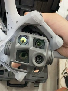 Matrice 4D (avec RC <span class=keywords><strong>Plus</strong></span> <span class=keywords><strong>2</strong></span> Enterprise) certifié IP55, compatible avec Dock 3 pour l'inspection industrielle et la cartographie par drone - Product Image 2