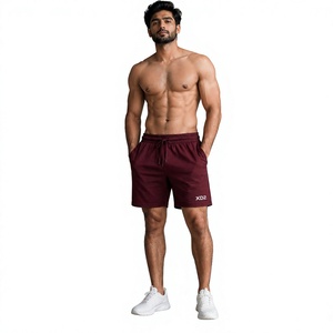 Shorts de sport décontractés pour hommes XD2, couleur bordeaux, taille mi-haute, tricotés, avec logo frontal, respirants, avec cordon de serrage et poches - Product Image 1