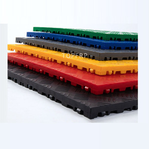 Rouleau de tapis d'atelier de sol de garage en PVC antidérapant de haute qualité Tuiles en vinyle à emboîtement en plastique PP pour garages et ateliers - Product Image 1