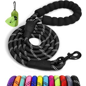 Laisse de luxe anti-emmêlement pour chien, en sangle de nylon réfléchissante de 8 mm, douce et confortable, motif à pois, style tendance, noire pour chiens - Product Image 1