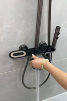 Ensemble de douche thermostatique haut de gamme en laiton poli avec barre coulissante et jet de pulvérisation, à poignée unique et finition céramique