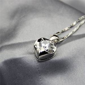 0,40 Karat Herzförmiger Rundschliff Solitär-Anhänger in 14 Karat Weißgold Herz-Anhänger - Product Image 2