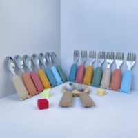 Ensemble cuillère d'apprentissage en silicone de qualité alimentaire et fourchette en acier inoxydable pour bébé, vaisselle pour enfants pour l'alimentation et l'apprentissage