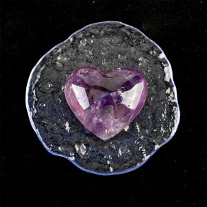 Cristal de Corazón de Amatista Natural de Alta Calidad Hecho a Mano para Decoración y Meditación - Product Image 4