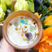 Terapia di alta qualità Yoga barattolo colorato fiore unico pietra reale cristallo guarigione olio essenziale biologico candela profumata alla cera di soia