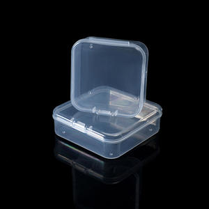 Boîte de rangement carrée transparente en plastique 6x6x1,8 cm avec couvercle pour emballage de bijoux et d'accessoires - Product Image 1