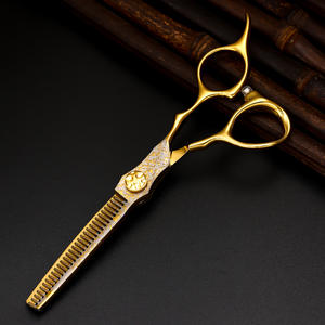 Ciseaux à cheveux dorés 62 mm, ciseaux à effiler à motif Damas, pour droitiers, pour coiffeurs, fabriqués à Suzhou - Product Image 5