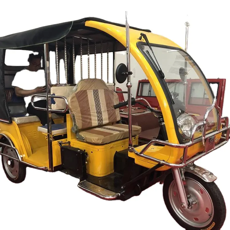 2023 Meilleure vente Tuk Tuk Taxi Tricycle à moteur à vendre moto à essence 3 roues pour taxi à bas prix