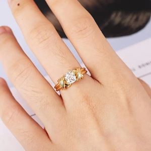 Anello a Forma Rotonda con Design Incrociato Creativo per Donne - Product Image 4
