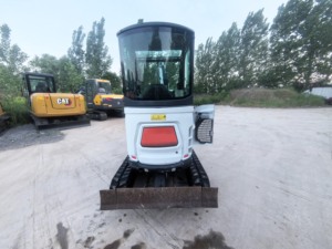 Mini-excavatrice d'occasion E20 de 2 tonnes, modèle original, micro-pelle BOB, mini-excavatrices de jardin à vendre, certifiée CE, avec brise-roche - Product Image 6