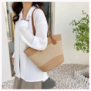 Nuova Borsa Estiva da Donna in Paglia Intrecciata, Borsa a Secchiello Grande Capacità per la Spiaggia, Borsa a Spalla Intrecciata di Alta Gamma - Product Image 4