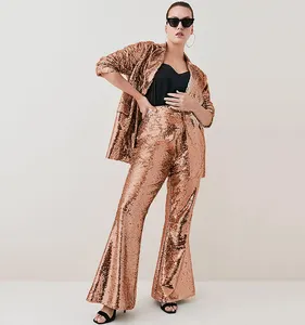Thanh lịch Rose Gold sequin phù hợp với thiết lập Chic Blazer kết hợp với loe sequin quần cho một cái nhìn hiện đại