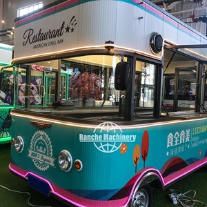 Camion de restauration mobile personnalisé pour pizza, glaces et café, remorque en acier inoxydable de 5,5 mètres pour snacks - Product Image 6