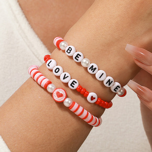 SY-41 Kit Braccialetti Fai da Te con Cuore 'Love Be Mine', Gioielli Artigianali Elastici in Argilla Polimerica con Perle e Resina, Set da 3 Pezzi - Product Image 1
