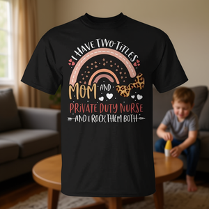 Tengo dos títulos: mamá y enfermera de servicio privado, camiseta - Product Image 3