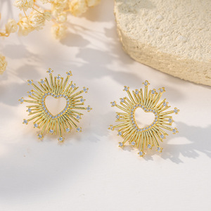 Pendientes de botón con forma de corazón, oro de 18 quilates, microincrustaciones, joyería de moda para fiestas, EDB-011 - Product Image 1