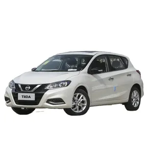 Nissan TIIDA Hatchback esquerdo 1.6L Automático 1.6L CVT 5 lugares veículo de combustível de marca japonesa