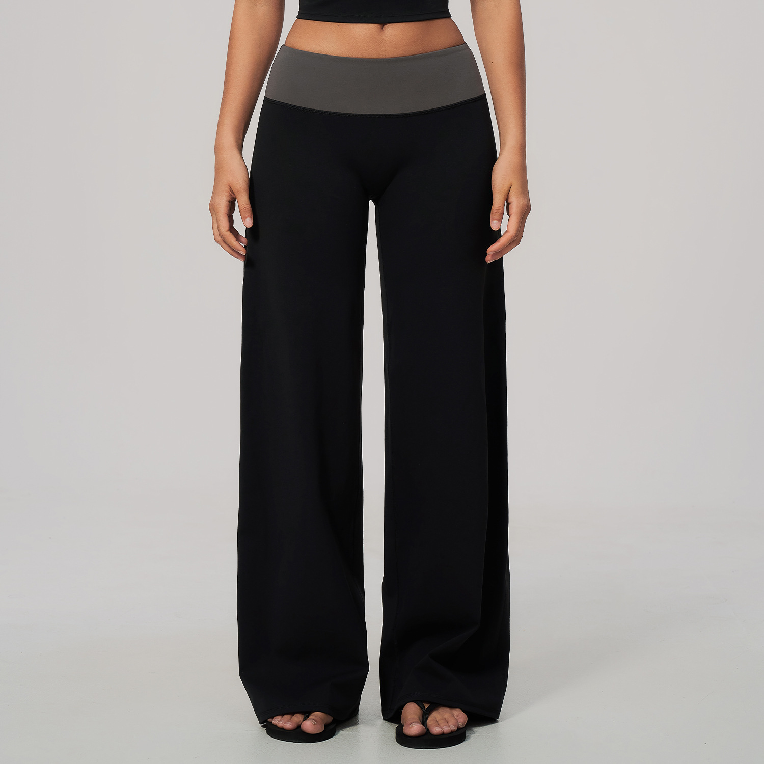 Pantalon gris impact noir météorite