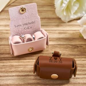 Pochette en cuir personnalisée pour alliances - Étui à bijoux gravé - Cadeau d'anniversaire ou de fiançailles - Product Image 1