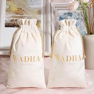 Bolsas de Terciopelo Suave con Estampado Dorado de Lujo para Almacenamiento de Cosméticos y Cuidado de la Piel, Bolsas de Terciopelo para Empaque de Joyería y Regalos con Logotipo Personalizado - Product Image 1
