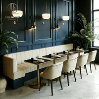 Ensemble de mobilier de café en marbre : banquette, table et chaises pour café et restaurant