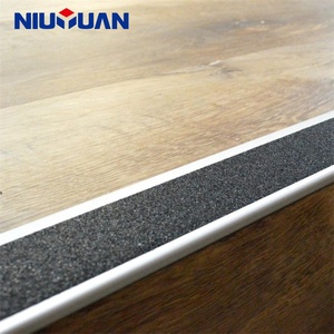 Profilo per Gradini in Alluminio Premium NIUYUAN OEM per Interni ed Esterni con Nastro Antiscivolo in Carburo di Silicio - Product Image 5