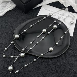 复古设计师时尚多层黄铜仿珍珠长款灰色毛衣项链，适合女士婚礼派对 - Product Image 1