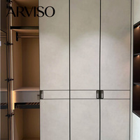 Armoire moderne en cuir en forme de L, écologique, avec design autoportant, finition haut de gamme et grande capacité de rangement