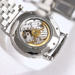 Montre mécanique de luxe à plusieurs cadrans, affichage complet de la date et des phases lunaires, lunette à motif gravé, index sertis de diamants - Product Image 5