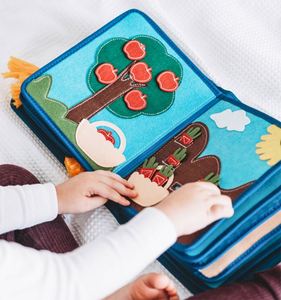 Jouets Montessori en gros, <span class=keywords><strong>livre</strong></span> d'activités pour tout-petits, tableau d'activités en feutre et sac à dos scolaire pour enfants, ensemble de jouets d'apprentissage précoce, ensemble de livres en tissu - Product Image 3