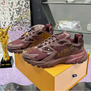 รองเท้าวิ่งสปอร์ตสุดหรูปี 2025 สำหรับผู้ชายและผู้หญิง คุณภาพสูง โลโก้แท้ รองเท้าลำลองสำหรับฝึกซ้อม พื้นรองเท้า TPU นุ่ม - Product Image 3