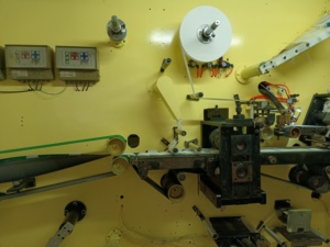 Sanitary Napkin and <strong>Diaper</strong> Making <strong>Machine</strong> Ultra Thin Pads Ladies Sanitary Napkin <strong>Machine</strong> Low <strong>Cost</strong> - Product Image 3