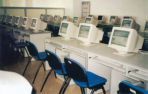 Conjunto de Mesa y Silla de Entrenamiento Informático para Estudiantes, <span class=keywords><strong>Escritorio</strong></span> para <span class=keywords><strong>PC</strong></span> para Escuela Secundaria/Universidad, Mobiliario para Aula de Laboratorio de Informática, Sala de Medios - Product Image 3