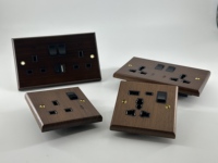 Enchufe Doble de Madera de Nogal Negro Estándar del Reino Unido de 13 A con Interruptor de Pared y Enchufe Eléctrico A+C para el Hogar y Hoteles