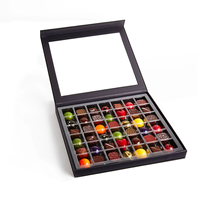 Scatola Personalizzata di Alta Gamma a Forma di Libro con Finestra Trasparente e Chiusura Magnetica per Cioccolatini e Dolciumi, con Laminazione Opaca