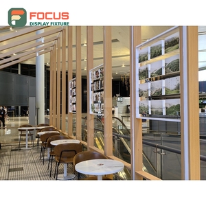 Vitrine à café autoportante avec étagères en verre pour zone de retrait et café commercial - Product Image 1