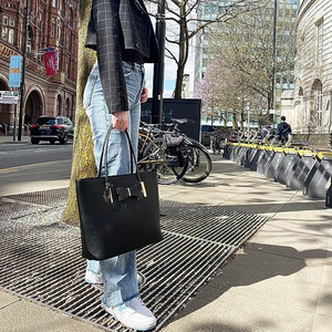 Bolsa Tote Grande Preta Simples de Poliéster com Logo e Alça Superior para Mulheres, com Zíper, para Escola, Trabalho, Lazer, Todas as Estações - Product Image 5