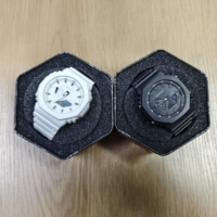 Montres numériques G, y compris les modèles GM2100, GA2100, GA110, DW5600, sont de la série -Série personnalisable en usine avec fonction de résistance disponible SANDA