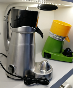 Machine <span class=keywords><strong>de</strong></span> cuisine commerciale <span class=keywords><strong>Extracteur</strong></span> <span class=keywords><strong>de</strong></span> <span class=keywords><strong>jus</strong></span> d'agrumes semi-automatique - Product Image 5