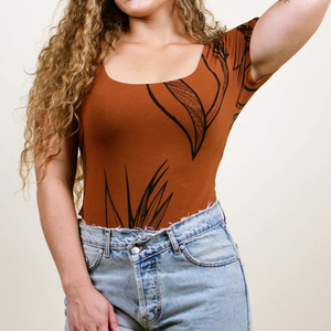 Manufacturer designs luxury square neck short-sleeved one-piece <b>bodysuits</b> custom <b>nylon</b> beach <b>bodysuits</b> - Product Image 5