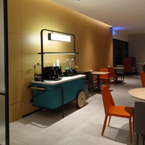 รถเข็นขนมแบบพกพา ดีไซน์ใหม่ ผลิตตามสั่ง วัสดุโลหะ สำหรับจัดเก็บและโชว์ขนมในงานแต่งงาน - Product Image 5