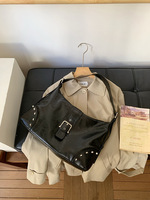 Bolso Hobo de Cuero Encerado Vintage para Mujer con Remaches Metálicos y Correa de Hebilla, Gran Capacidad, Bolso de Hombro Cruzado/Axilar