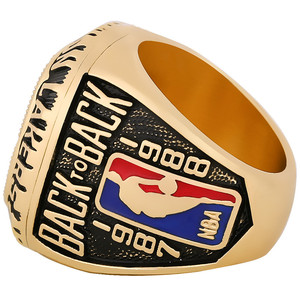 1988 <span class=keywords><strong>Los</strong></span> <span class=keywords><strong>Angeles</strong></span> <span class=keywords><strong>Lakers</strong></span> แหวนแชมป์เกม <span class=keywords><strong>Bryant</strong></span> ผู้ชายเครื่องประดับเพชรโลหะผสมแฟชั่นยอดนิยมแหวนคลาสสิกที่กำหนดเอง - Product Image 3